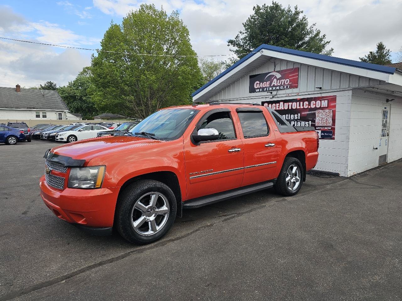 Used 2011 Chevrolet Avalanche LTZ AWD/4WD image 5