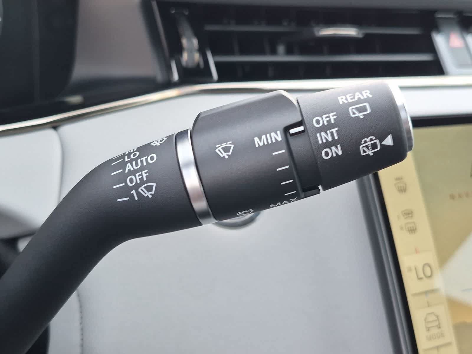 New 2026 Land Rover Range Rover Evoque Hoxton AWD/4WD image 18
