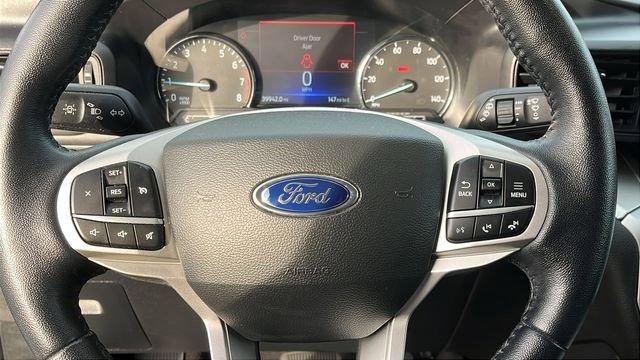 Used 2022 Ford Explorer XLT image 11