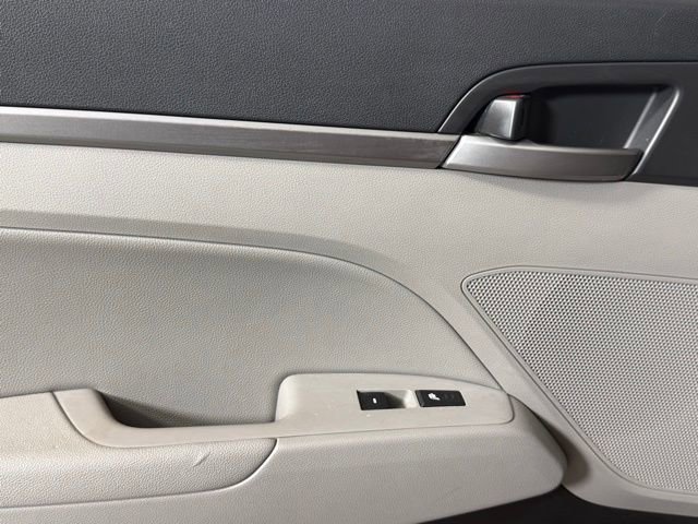 Used 2017 Hyundai Elantra Limited w/ Limited Tech Package 08 FWD image 43