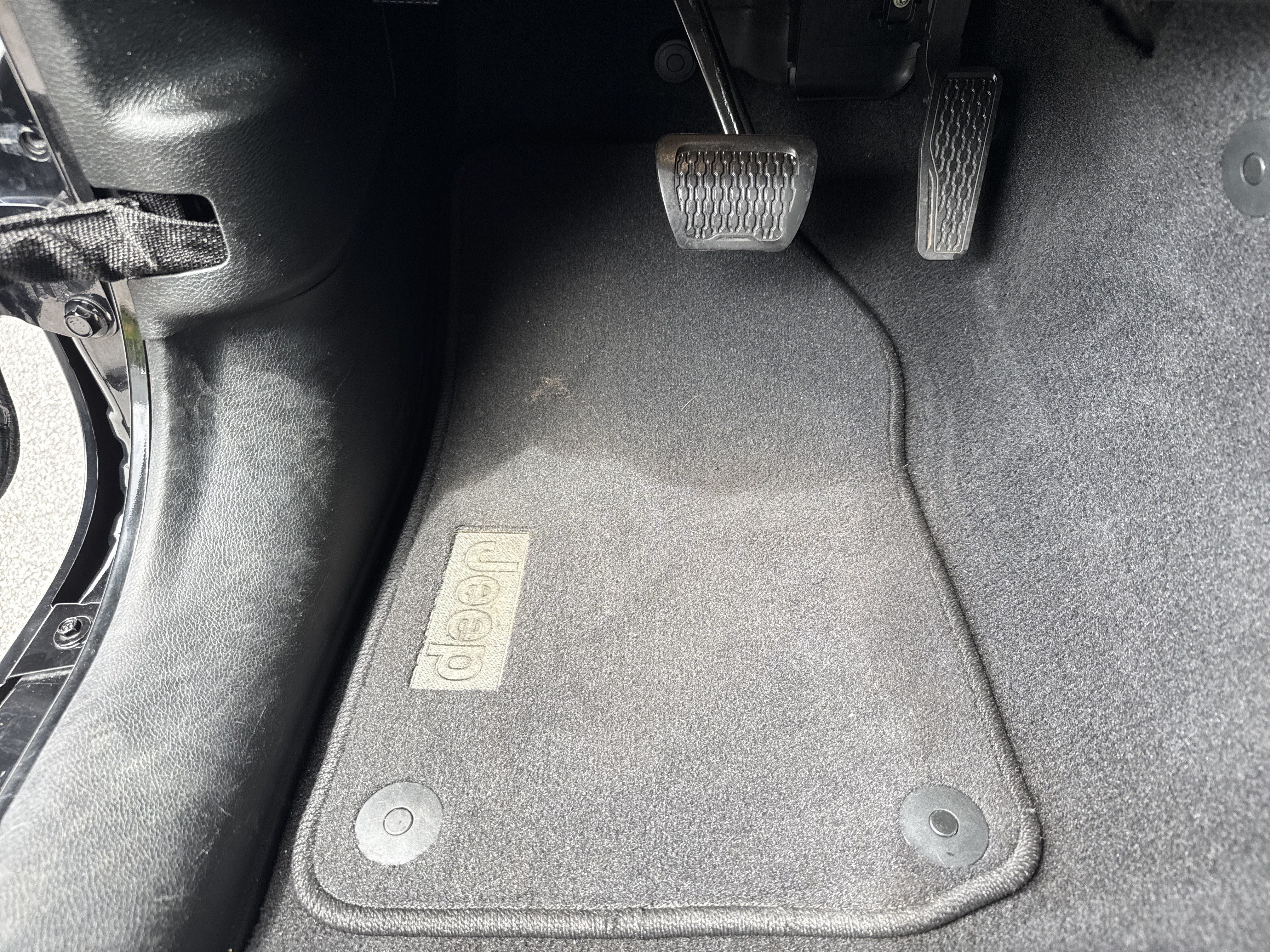 Used 2020 Jeep Wrangler Unlimited Sahara AWD/4WD image 17
