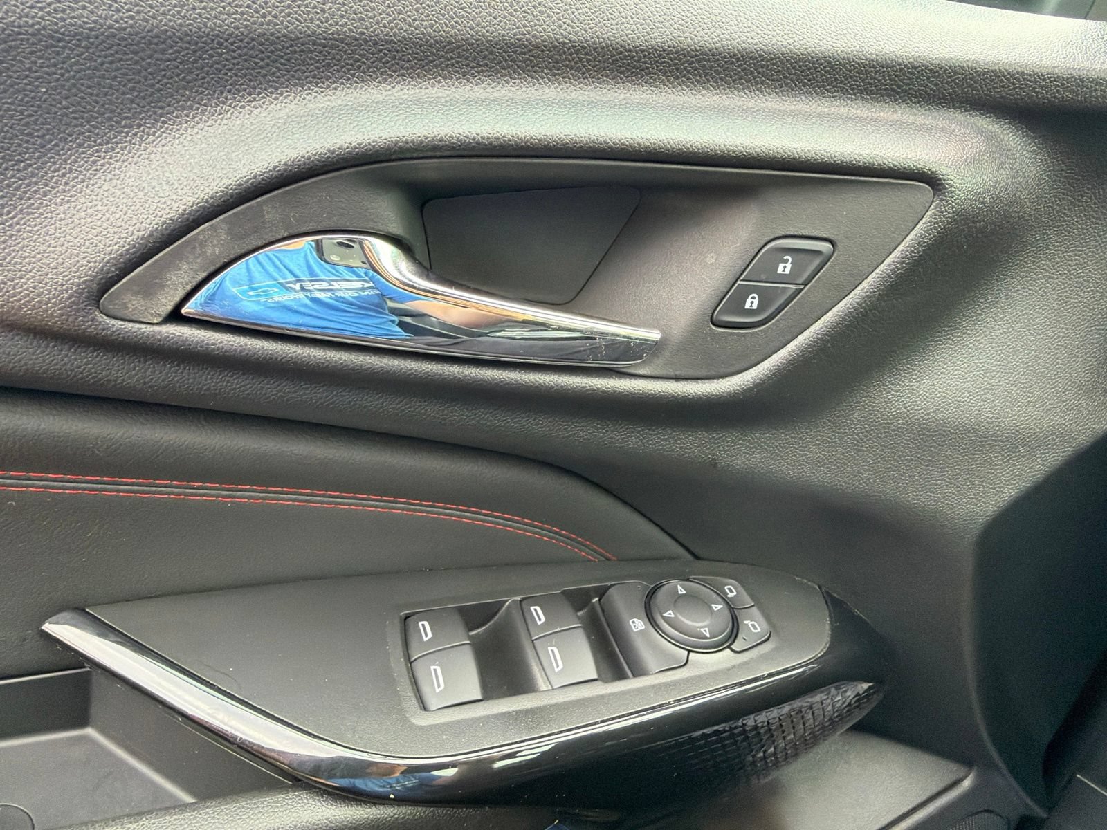Used 2024 Chevrolet Trax RS FWD image 22