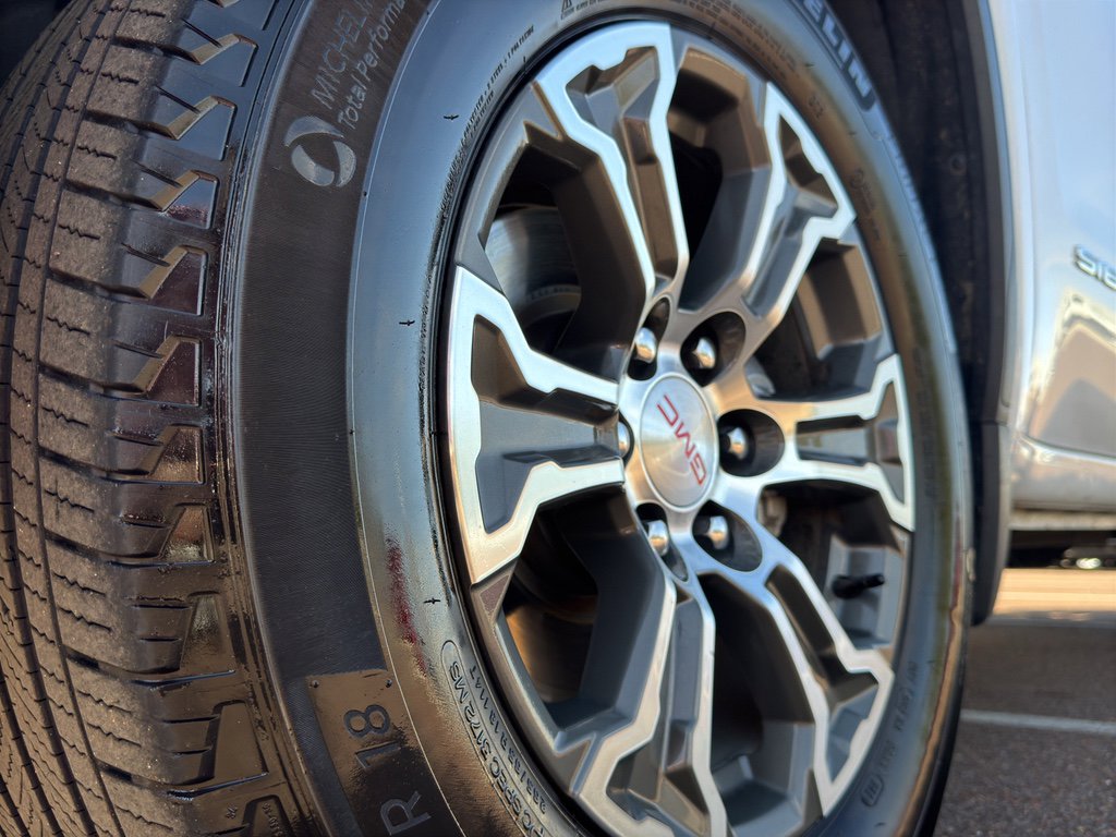 Used 2025 GMC Sierra 1500 SLT image 9