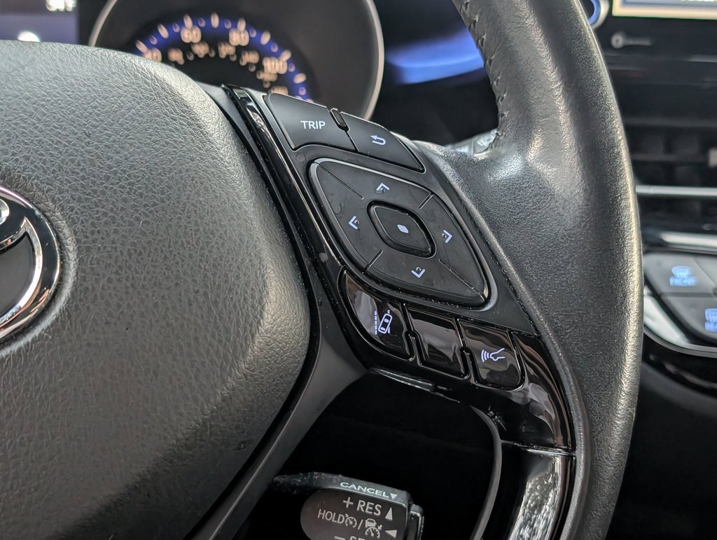 Used 2021 Toyota C-HR XLE image 22