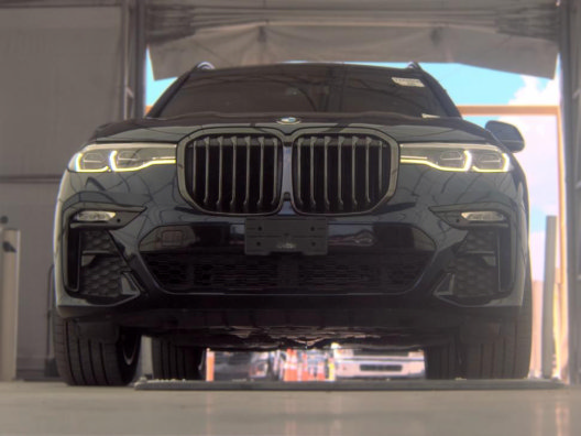Used 2022 BMW X7 xDrive40i w/ M Sport Package AWD/4WD image 3