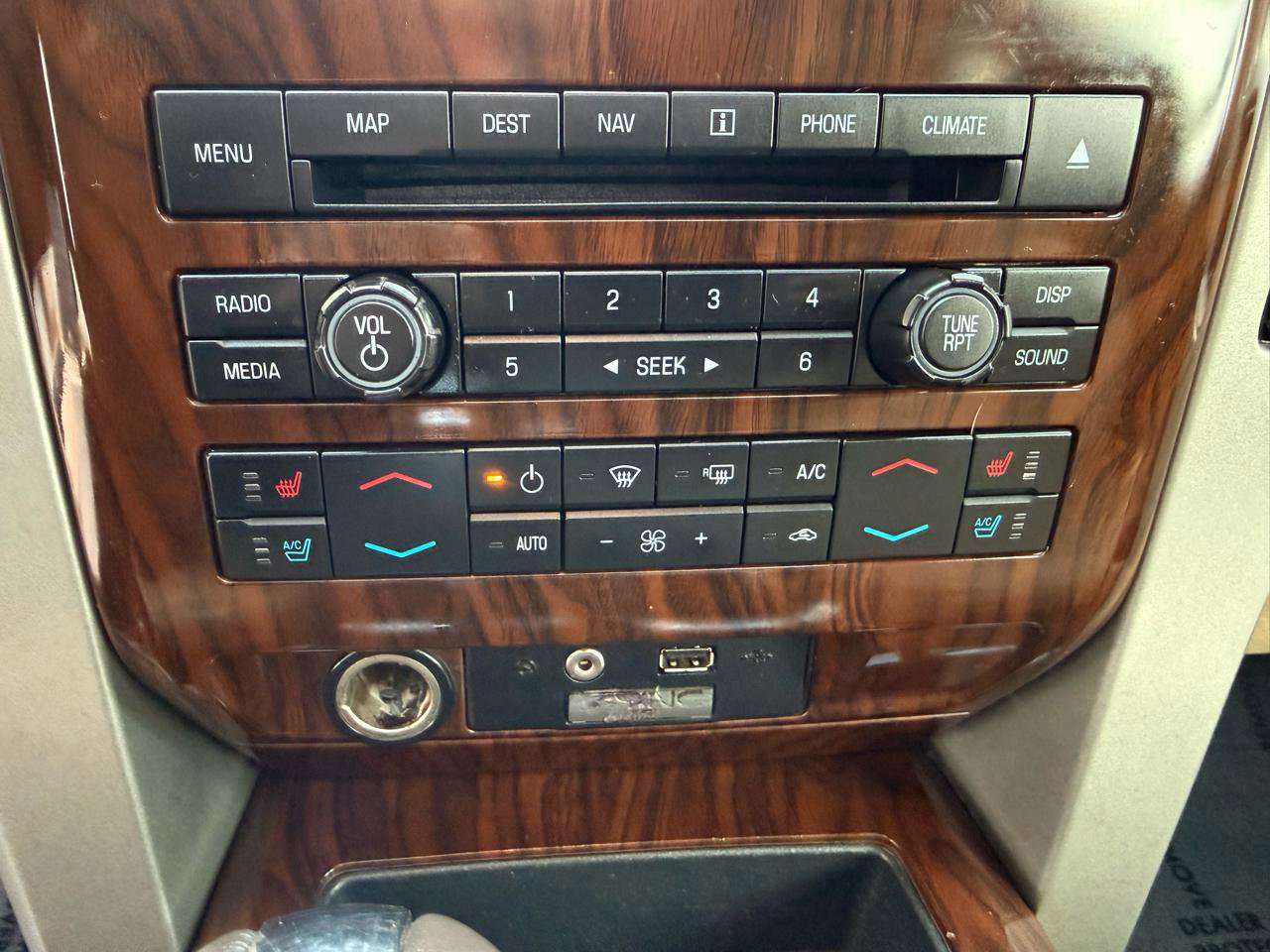 Used 2012 Ford F150 Lariat w/ Lariat Chrome Pkg image 43