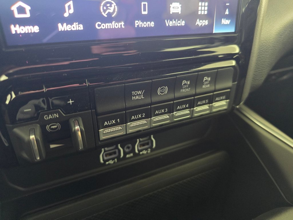 New 2026 RAM 3500 Big Horn AWD/4WD image 31