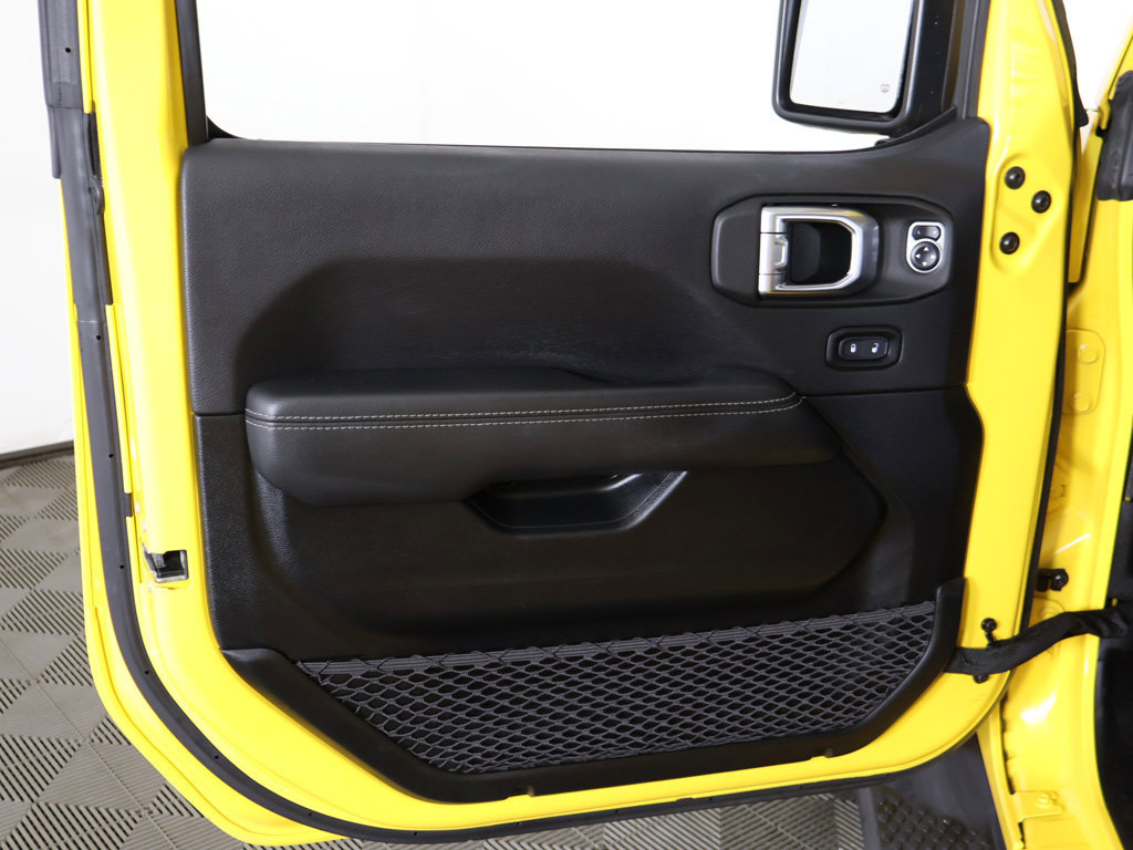 Used 2021 Jeep Wrangler Unlimited Sahara w/ Dual Top Group AWD/4WD image 19