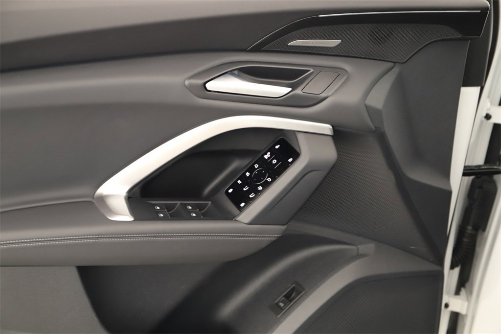 Certified 2025 Audi Q5 Prestige w/ 20" Wheel Package image 23