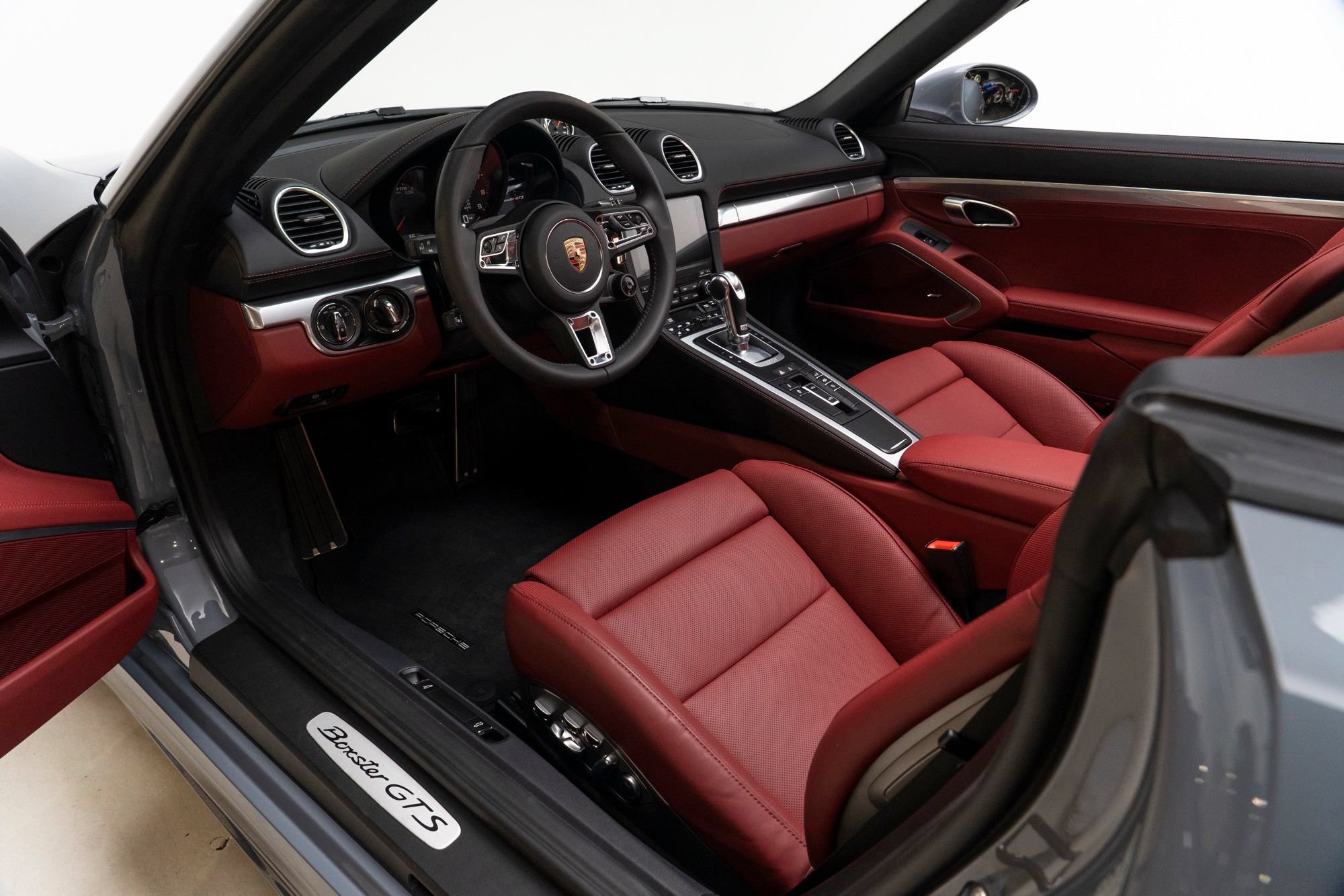 Used 2025 Porsche 718 Boxster GTS RWD image 13