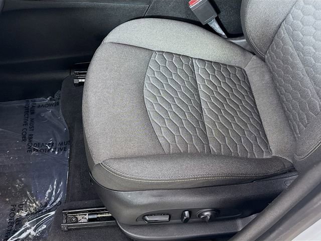 Used 2019 Chevrolet Equinox LT w/ Driver Convenience Package image 18