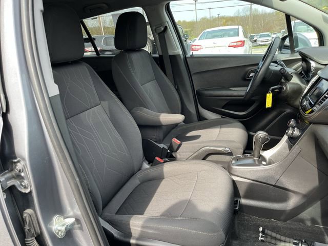Used 2020 Chevrolet Trax LT AWD/4WD image 26