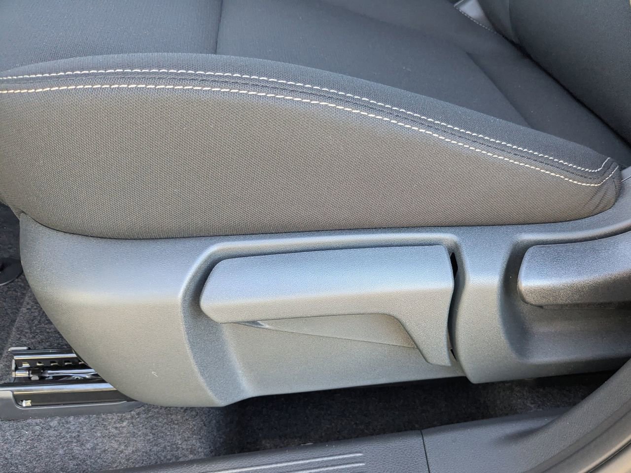 New 2026 Nissan Rogue S image 13