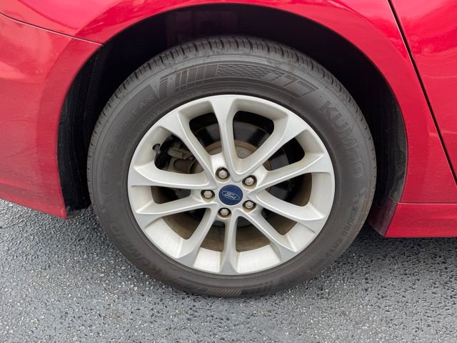Used 2020 Ford Fusion SE image 10