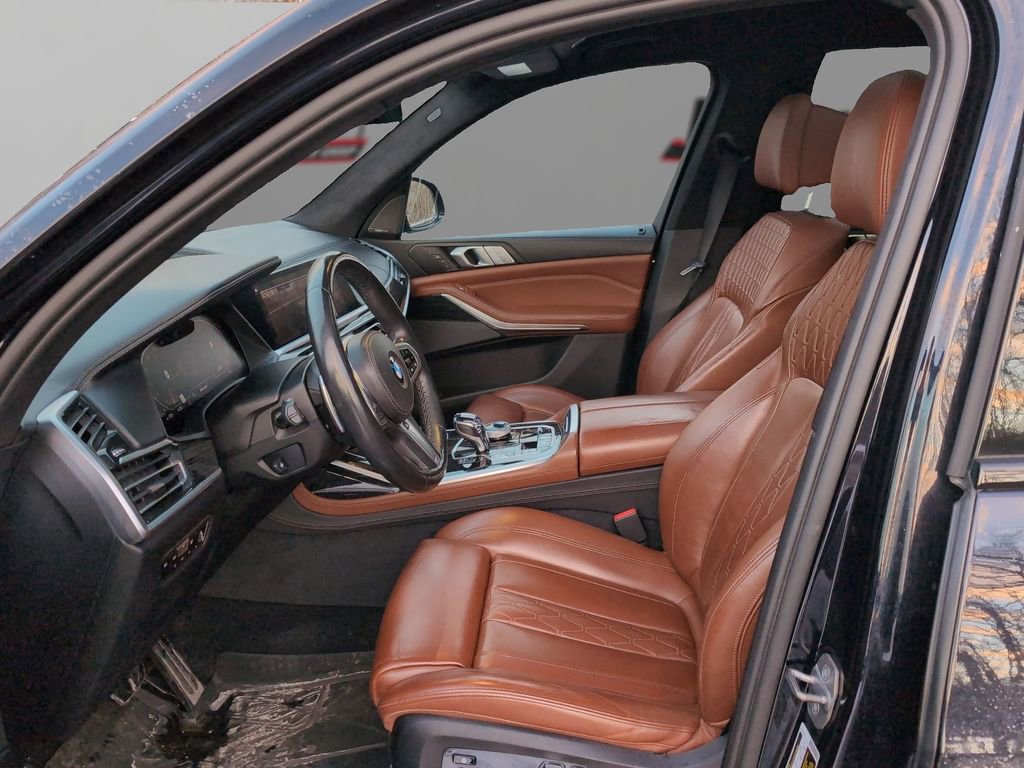 Used 2019 BMW X7 xDrive50i w/ M Sport Package image 9
