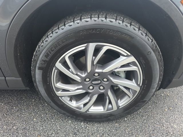 Used 2025 Lincoln Corsair Premiere w/ Equipment Group 101A image 7