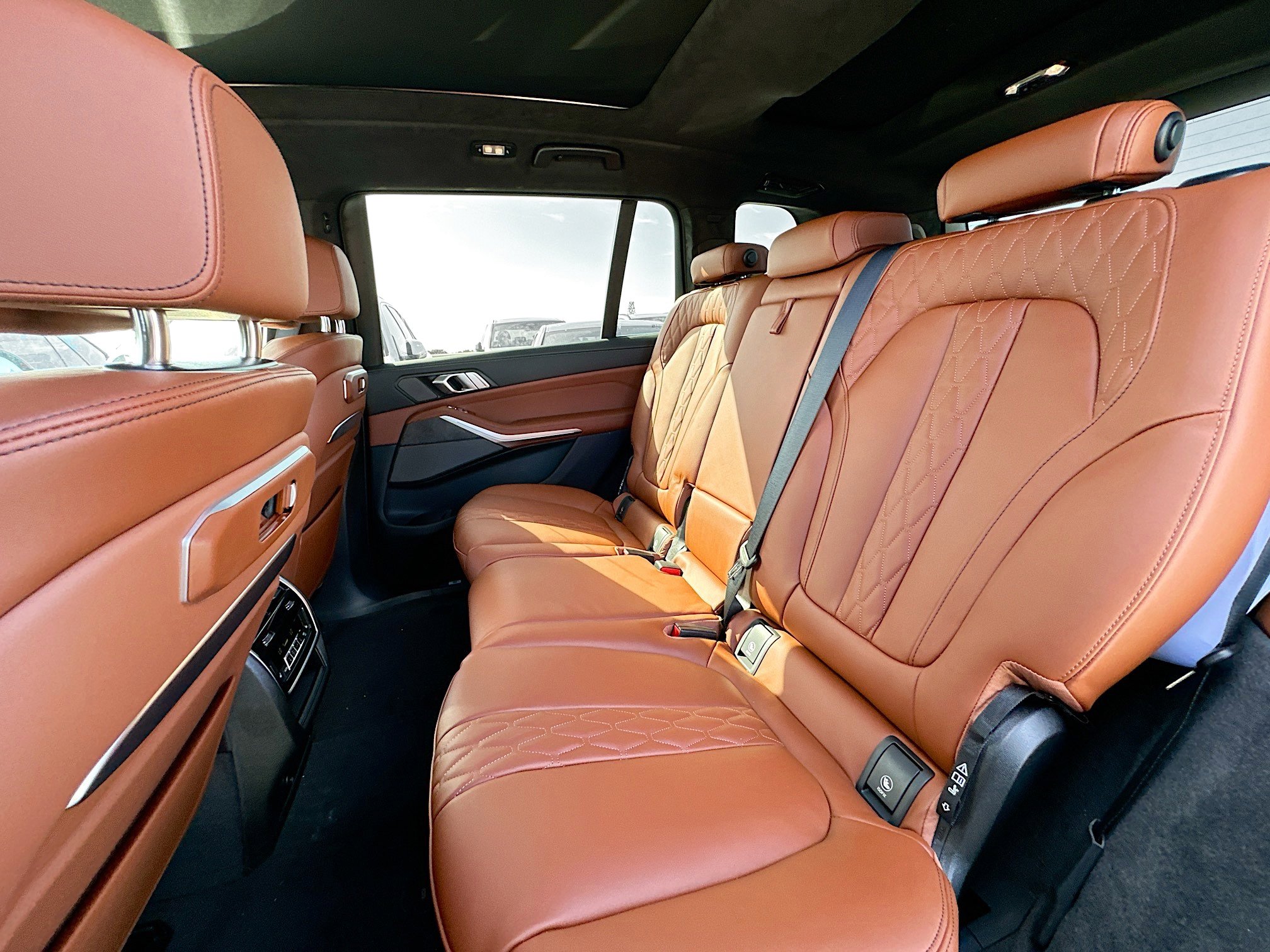 New 2025 BMW X7 M60i w/ Executive Package image 25