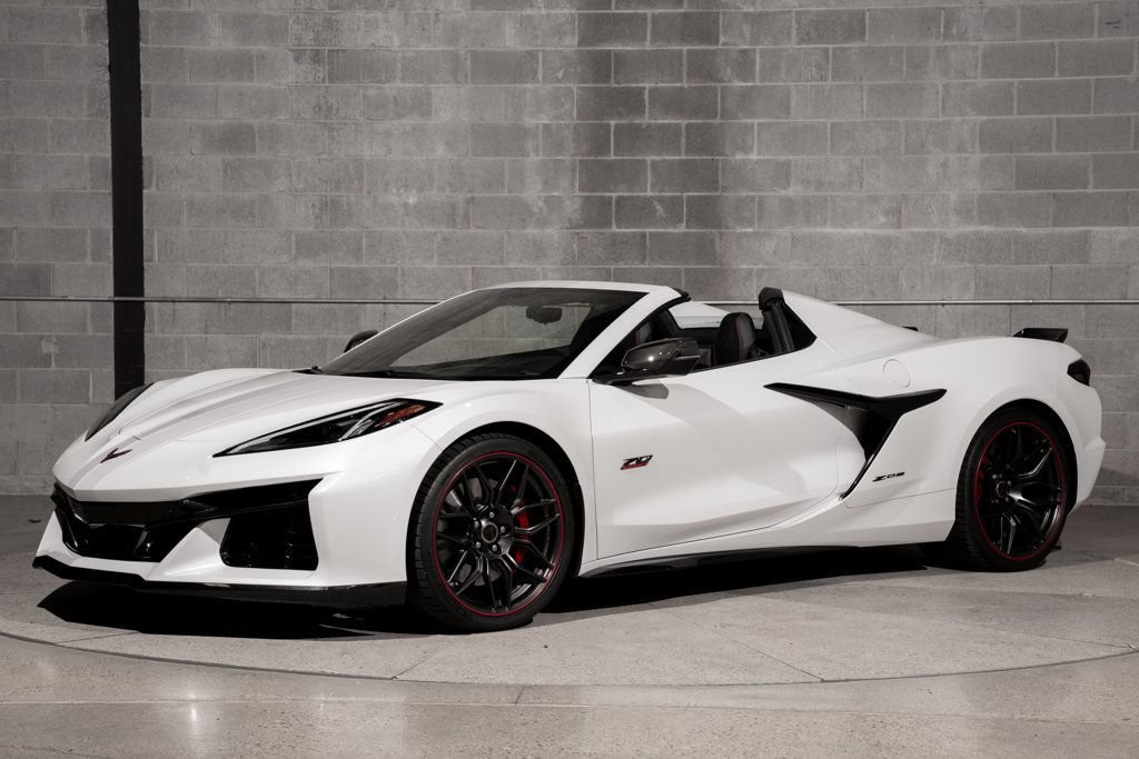 Used 2023 Chevrolet Corvette Z06 RWD image 5