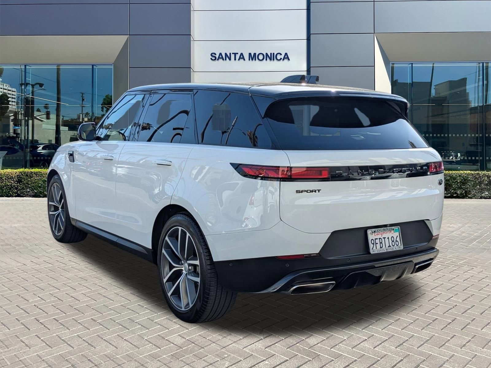 Used 2023 Land Rover Range Rover Sport SE AWD/4WD image 7