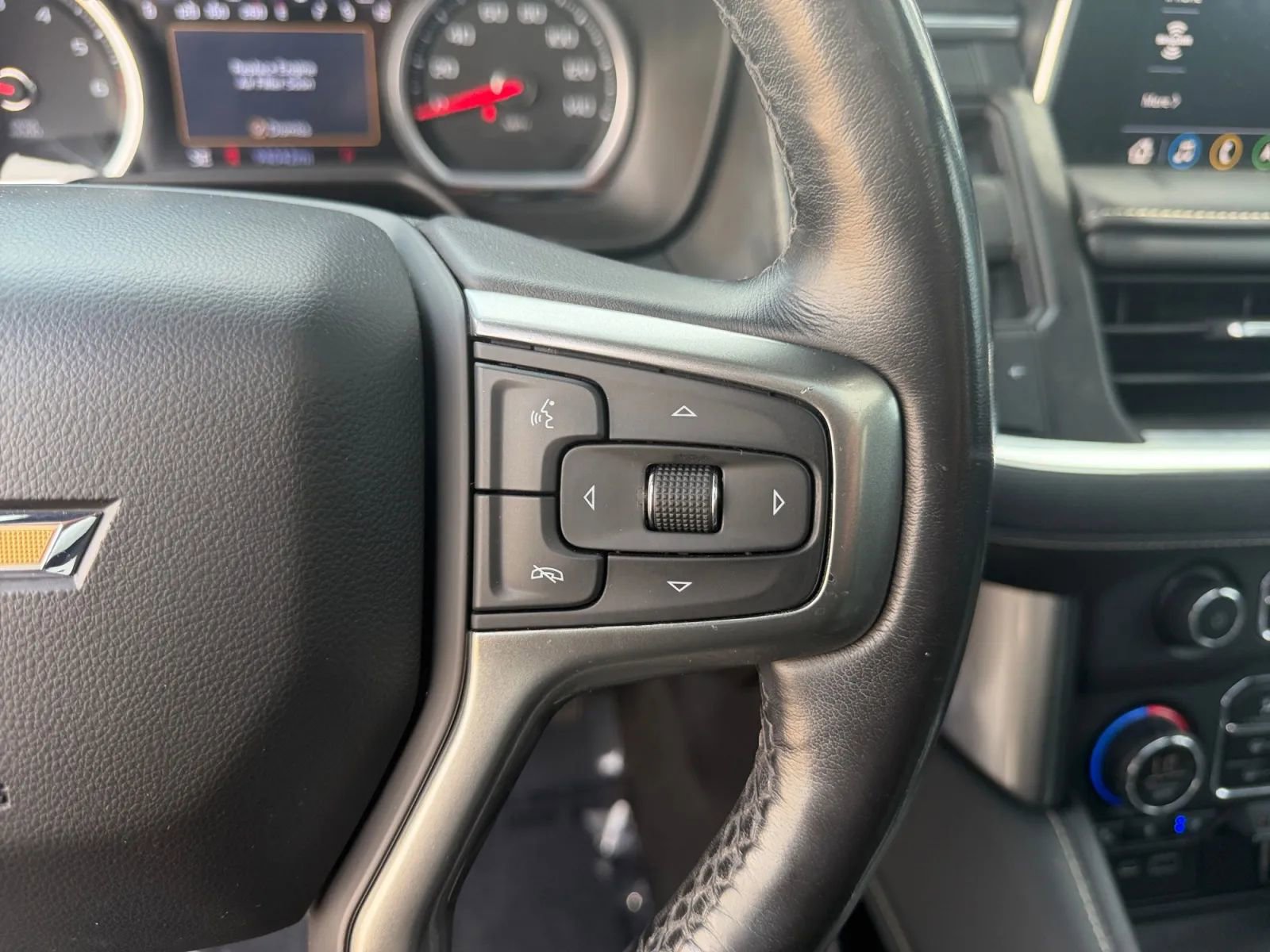 Used 2021 Chevrolet Tahoe Premier w/ Premium Package AWD/4WD image 23
