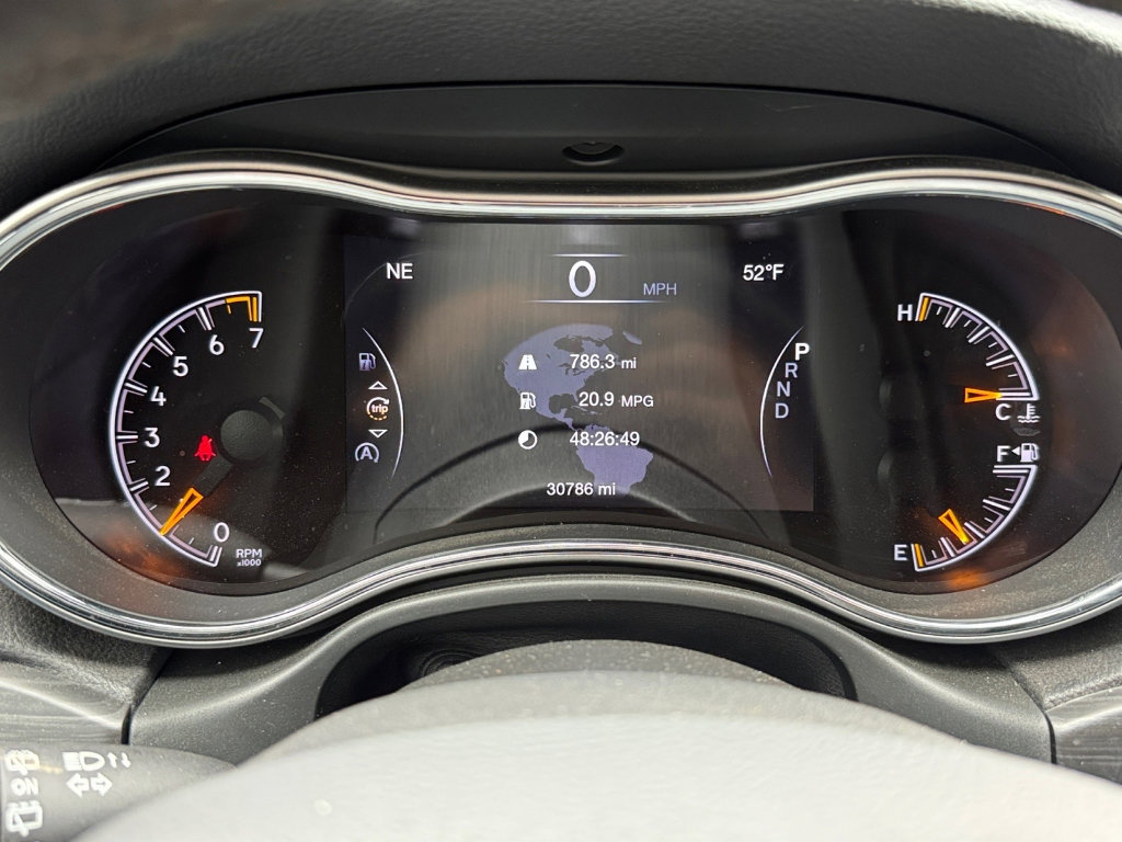 Used 2020 Jeep Grand Cherokee Limited w/ Luxury Group II image 21