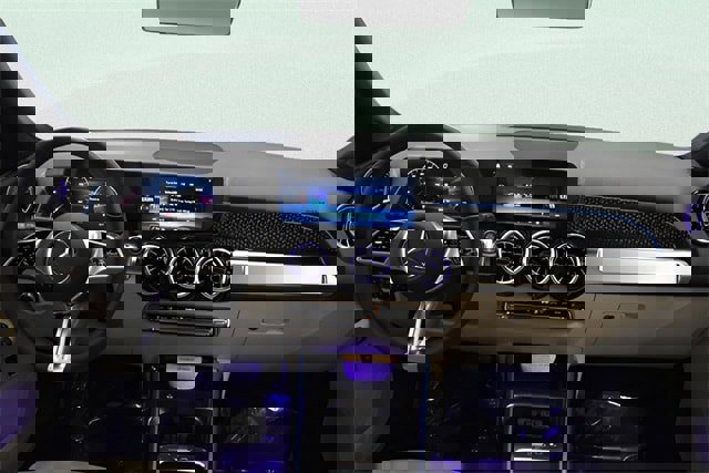 New 2025 Mercedes-Benz GLB 250 4MATIC image 5