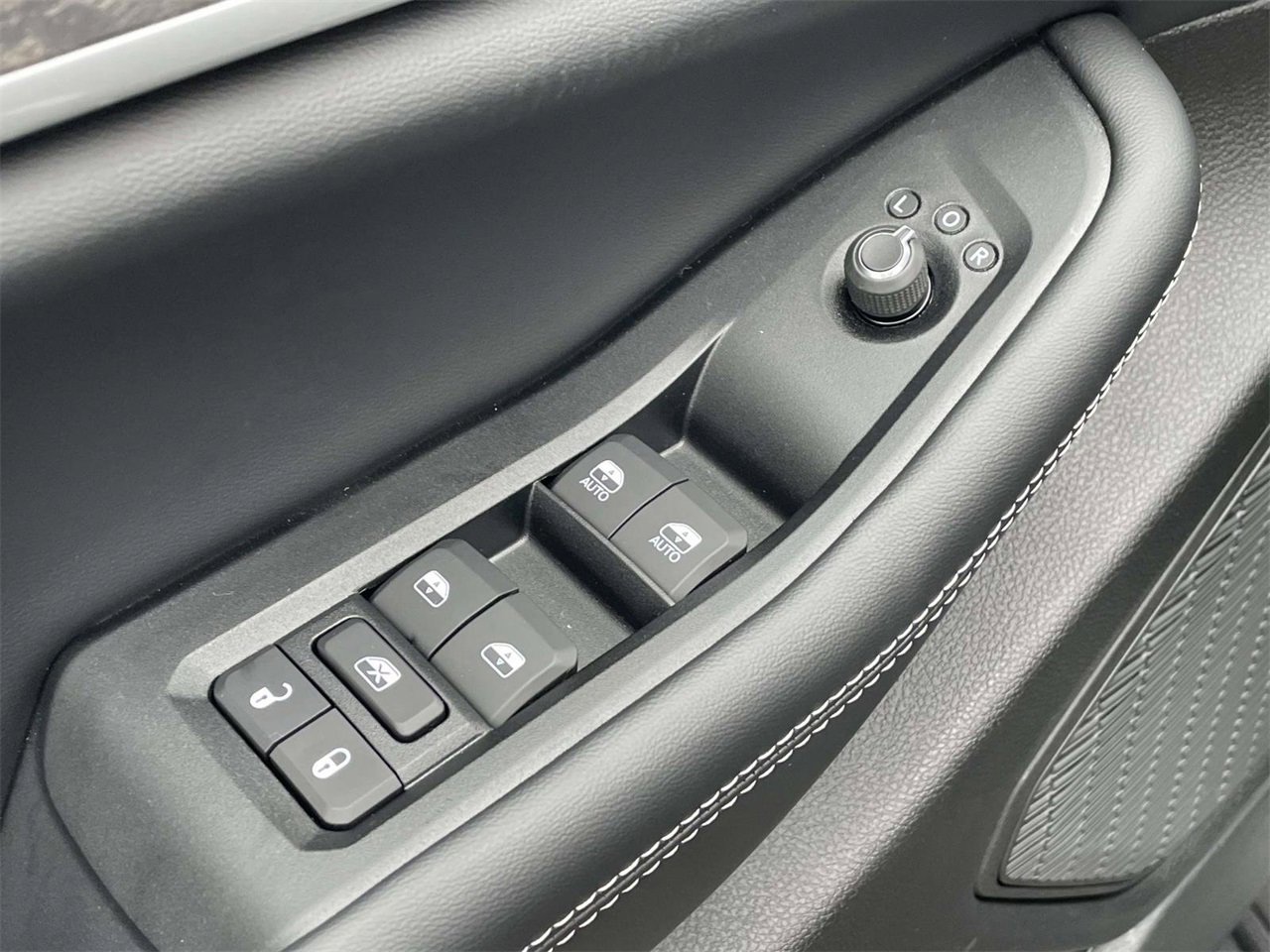 New 2025 Jeep Grand Cherokee L Limited image 29