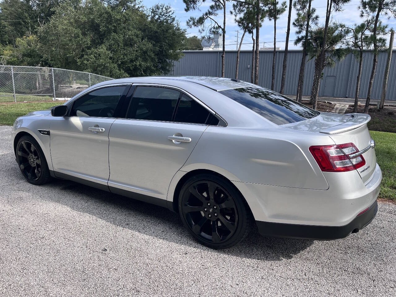 Used 2019 Ford Taurus SHO AWD/4WD image 5