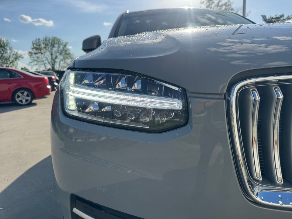 Used 2025 Volvo XC90 B5 Core image 24
