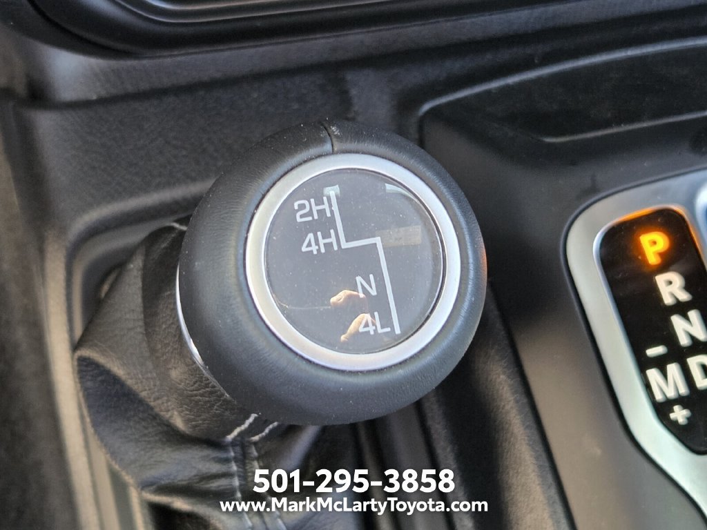 Used 2025 Jeep Wrangler Unlimited Sahara AWD/4WD image 22