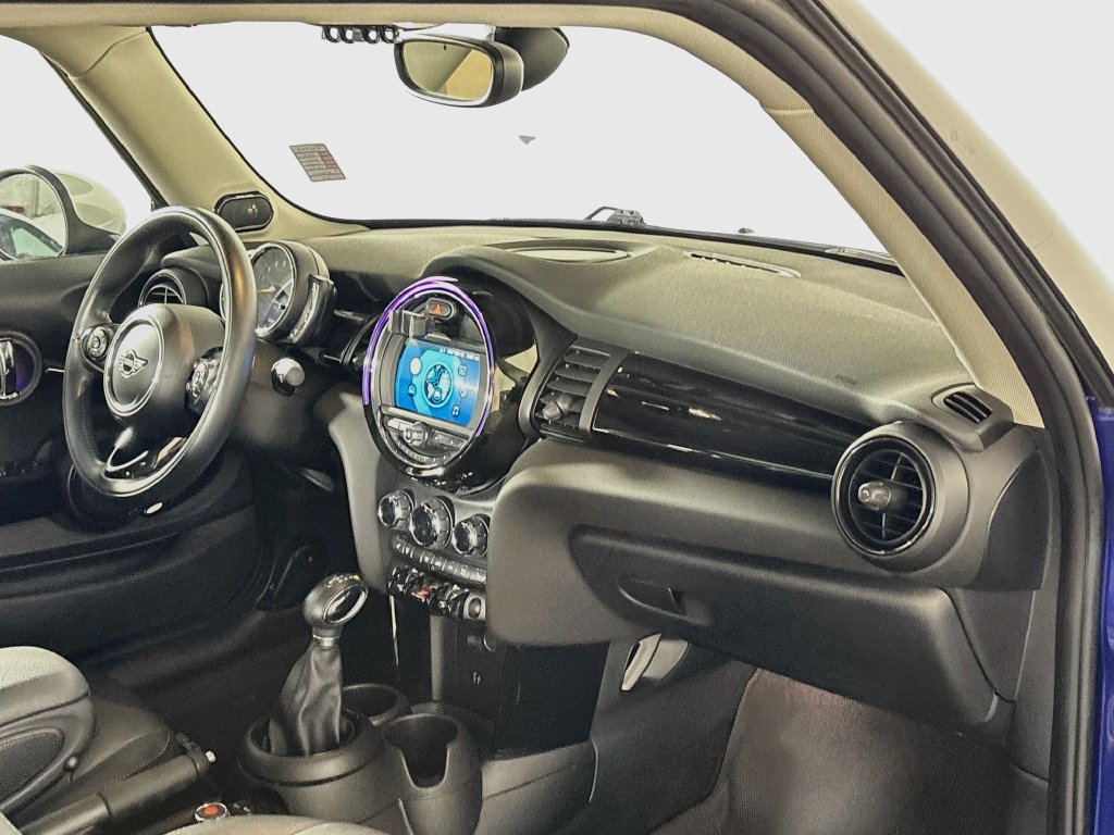 Used 2019 MINI Cooper 2-Door Hardtop w/ Premium Package FWD image 12