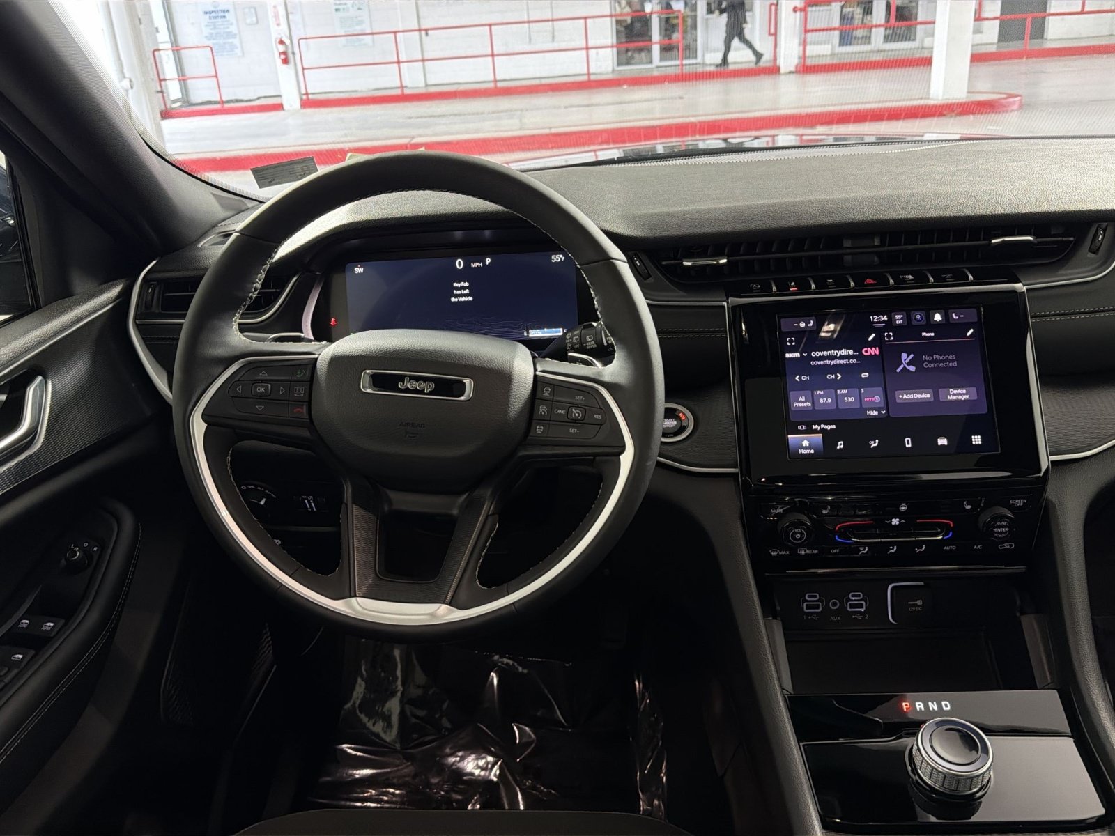 Used 2025 Jeep Grand Cherokee 4WD image 16