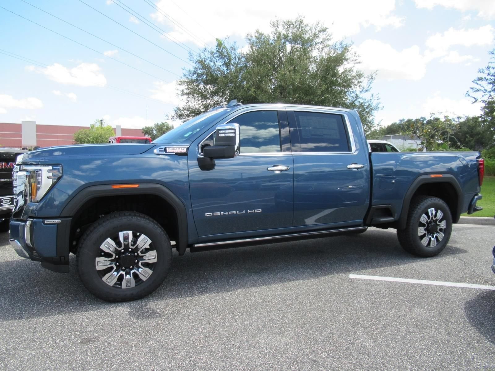 New 2026 GMC Sierra 2500 Denali w/ Denali Reserve Package AWD/4WD image 4