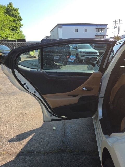 Used 2019 Lexus ES 350 w/ Premium Package FWD image 29