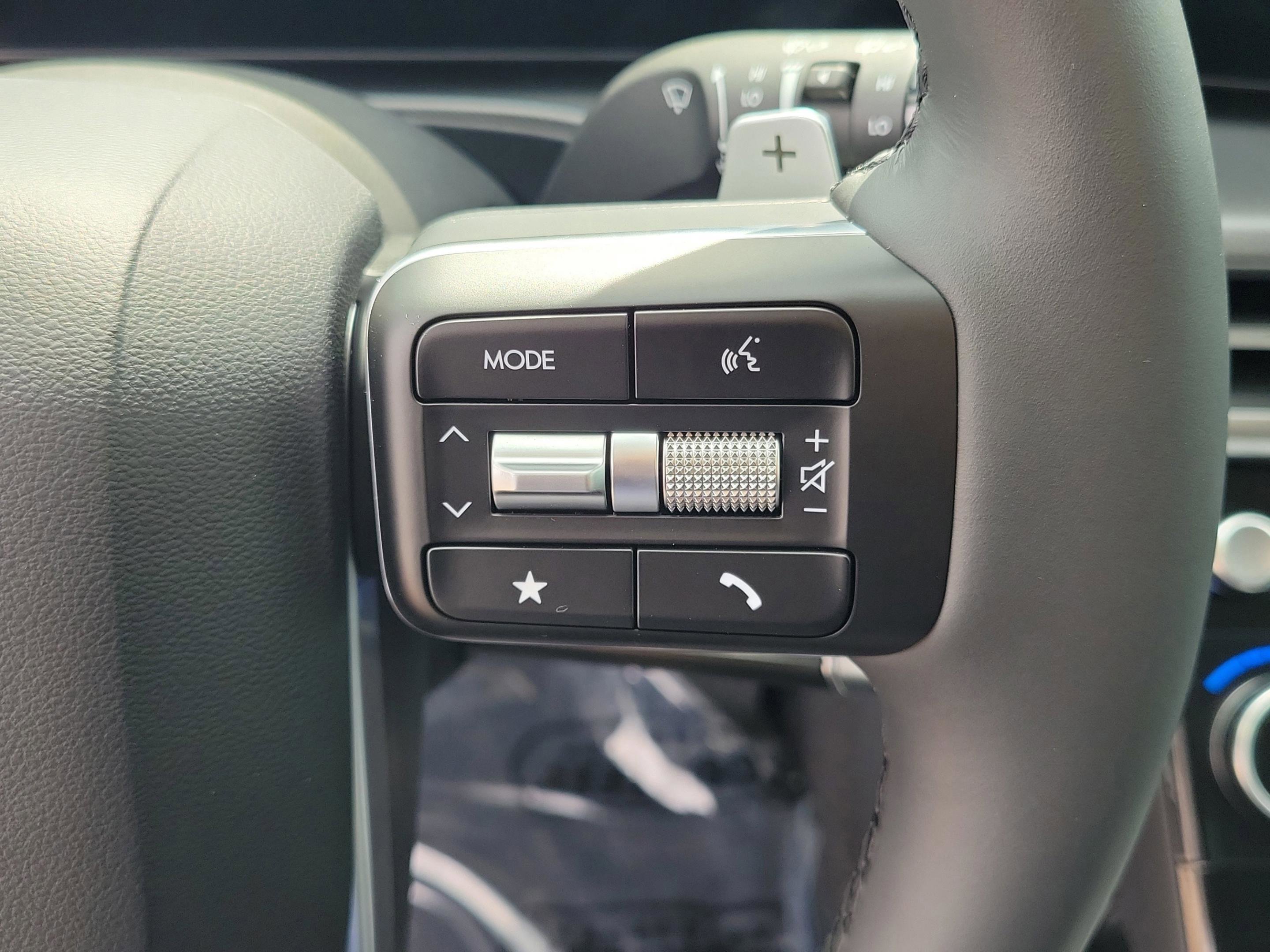 New 2026 Hyundai Santa Fe SE image 27