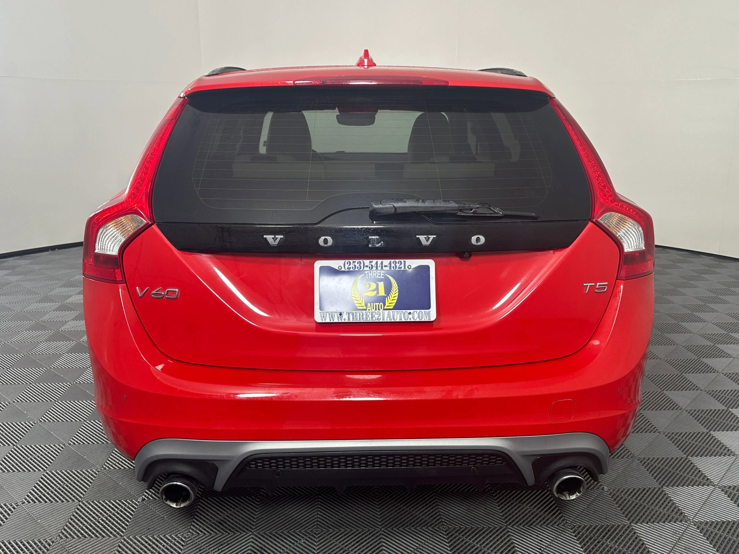 Used 2018 Volvo V60 T5 Dynamic w/ Vision Package image 9