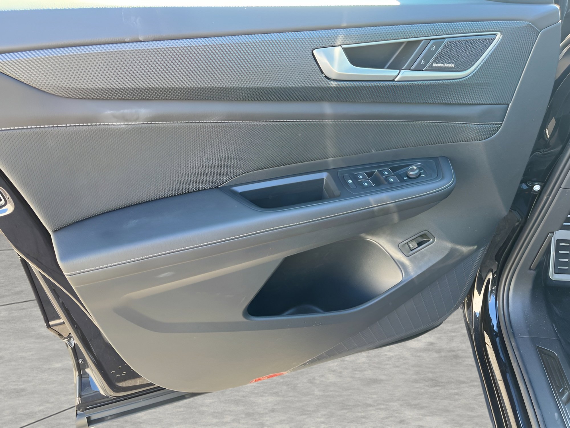 New 2026 Volkswagen Atlas Cross Sport SEL Premium R-Line image 29