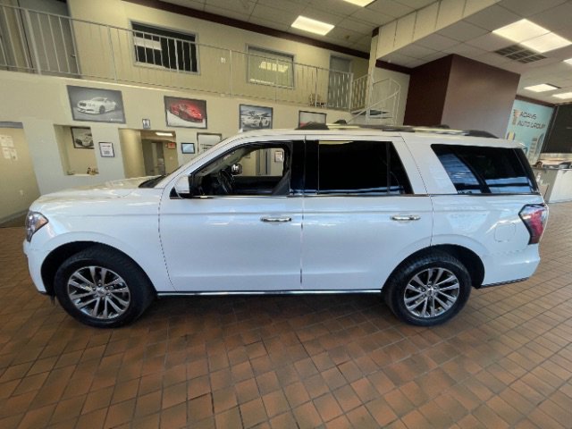 Used 2018 Ford Expedition Limited w/ Equipment Group 301A image 8