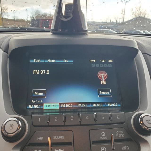 Used 2017 Chevrolet Equinox LT w/ Convenience Package image 34