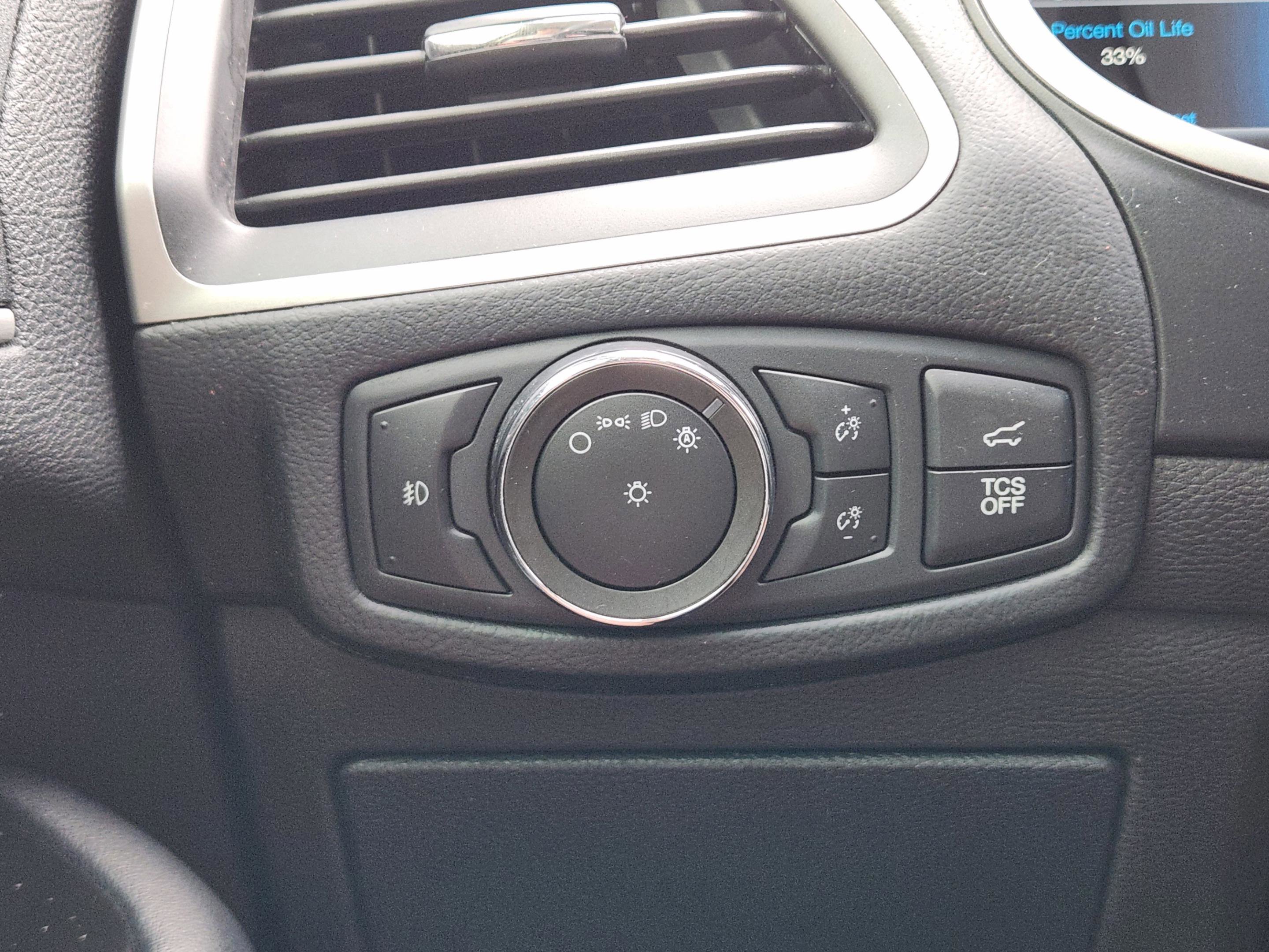 Used 2020 Ford Edge SEL w/ Convenience Package FWD image 17