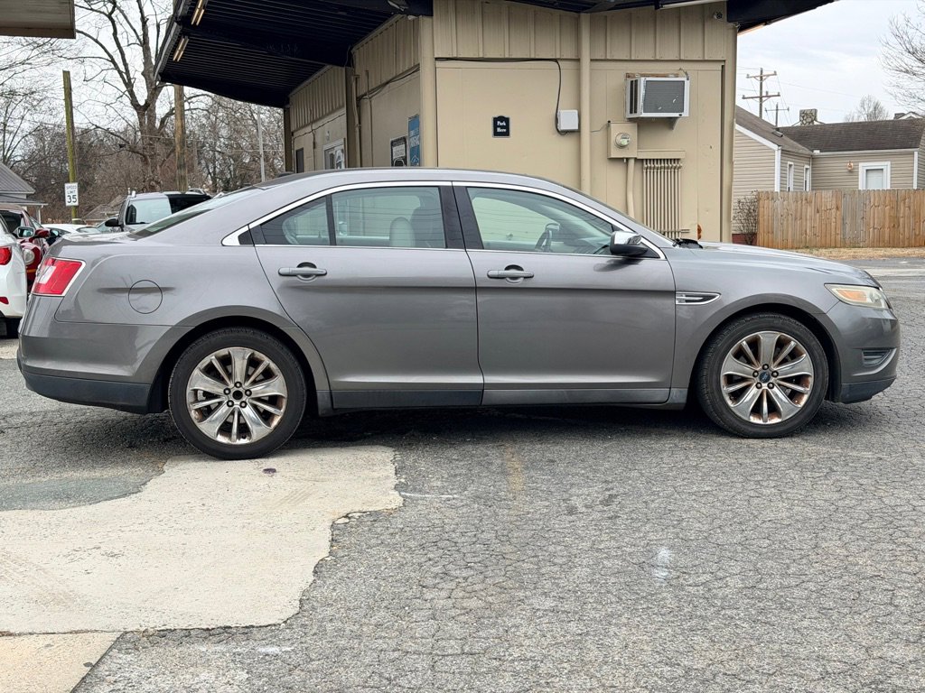 Used 2011 Ford Taurus Limited w/ 301A Rapid Spec Order Code image 4
