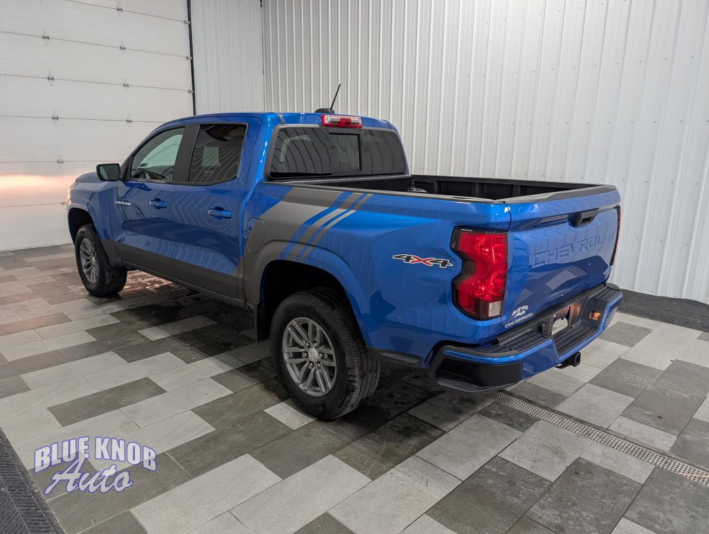 Used 2024 Chevrolet Colorado LT w/ LT Convenience Package II AWD/4WD image 2
