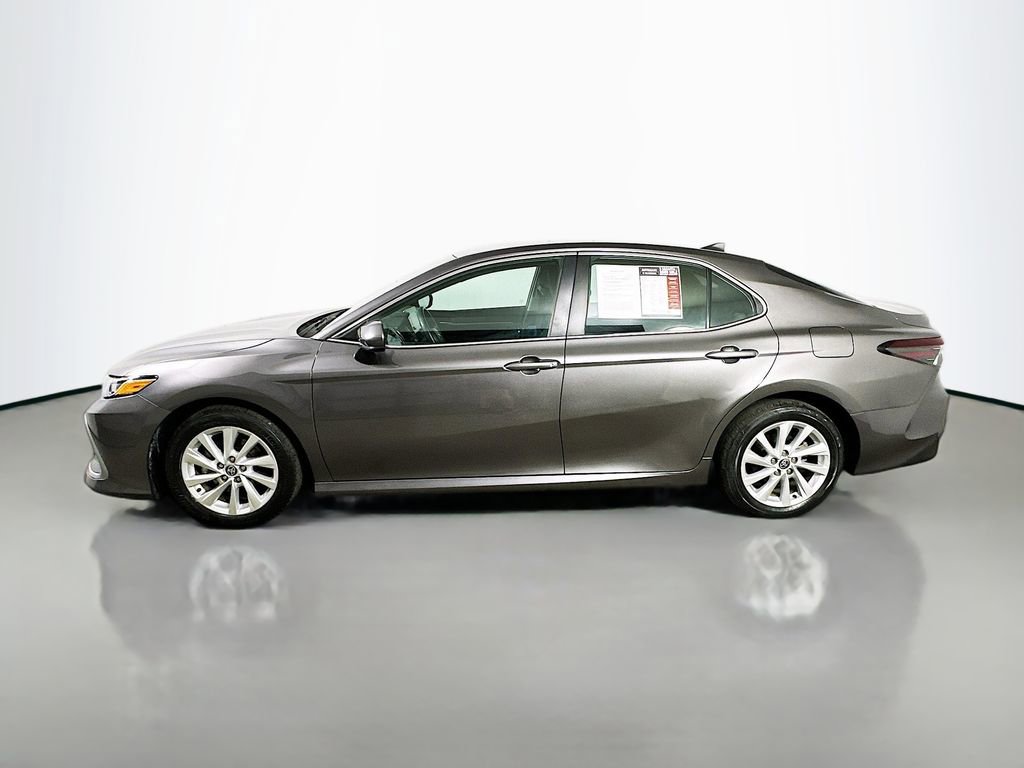 Used 2023 Toyota Camry LE FWD image 5