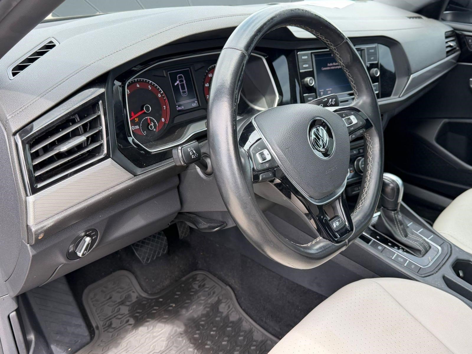 Used 2021 Volkswagen Jetta R-Line w/ R-Line Cold Weather Package image 4