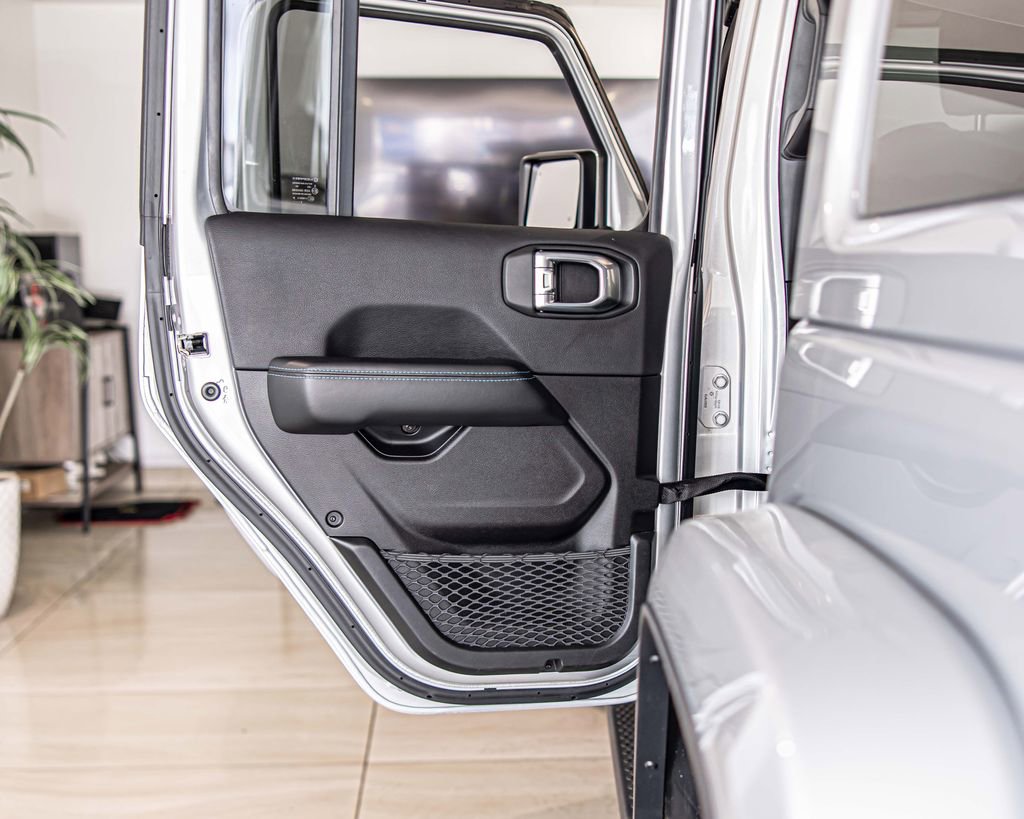 Used 2024 Jeep Wrangler High Altitude AWD/4WD image 35