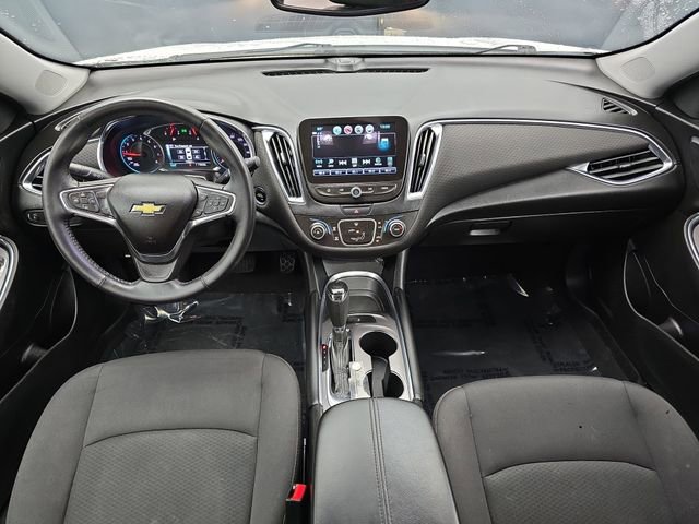Used 2017 Chevrolet Malibu LT image 21