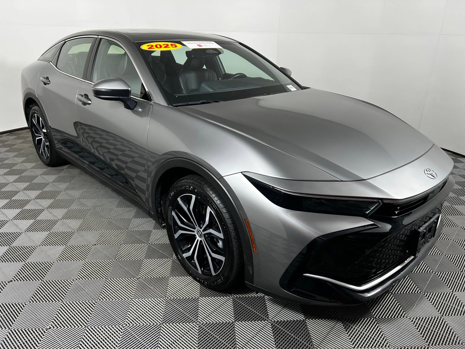 Certified 2025 Toyota Crown XLE image 3