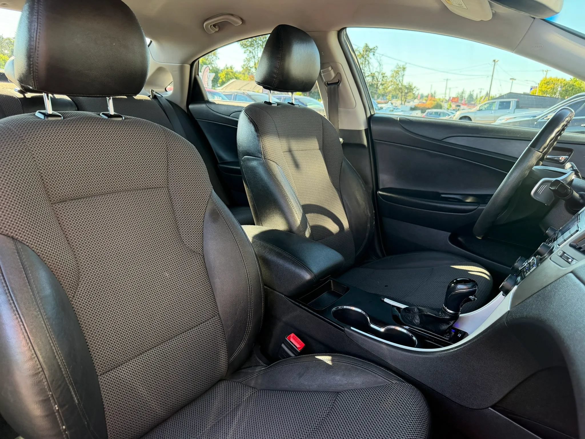 Used 2011 Hyundai Sonata SE FWD image 24