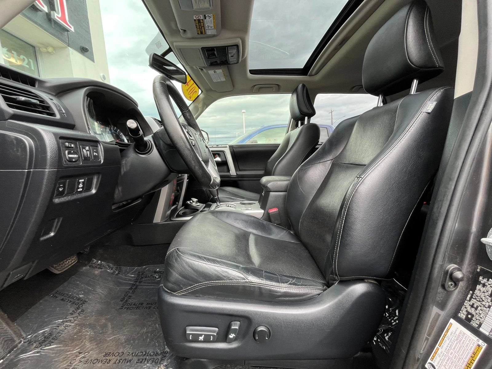 Used 2014 Toyota 4Runner Limited AWD/4WD image 25