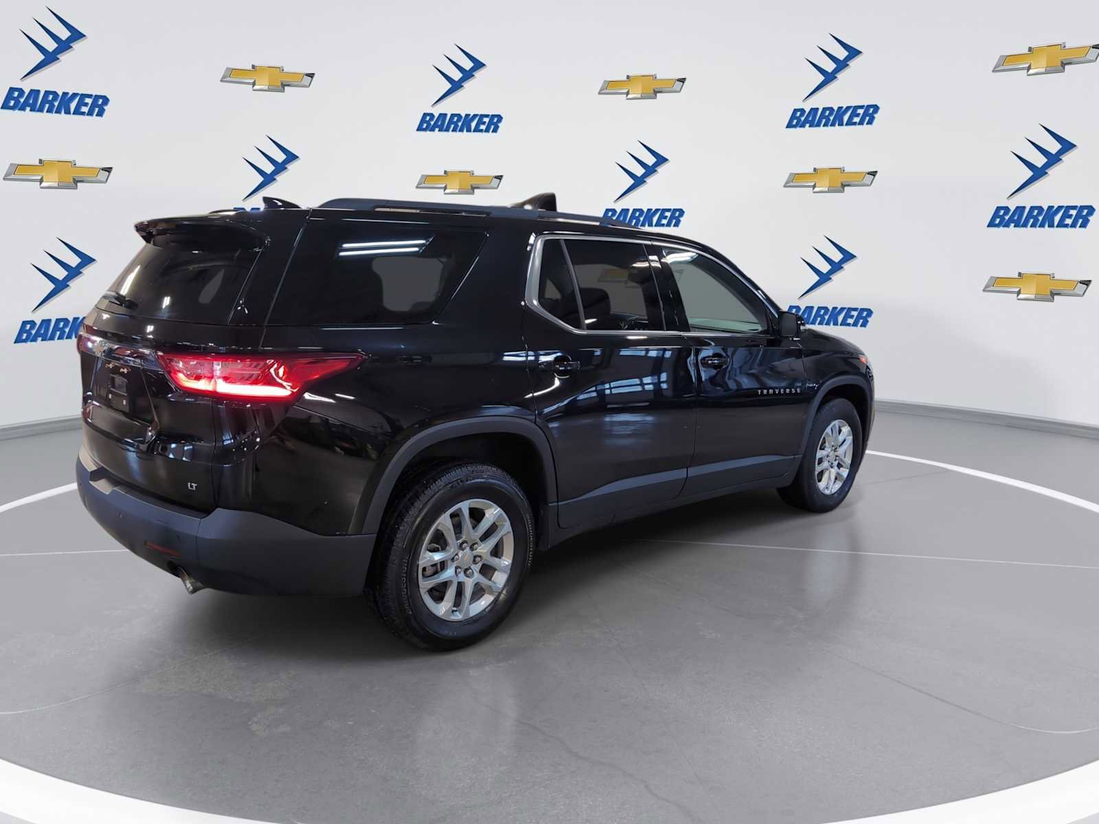 Used 2020 Chevrolet Traverse LT image 8